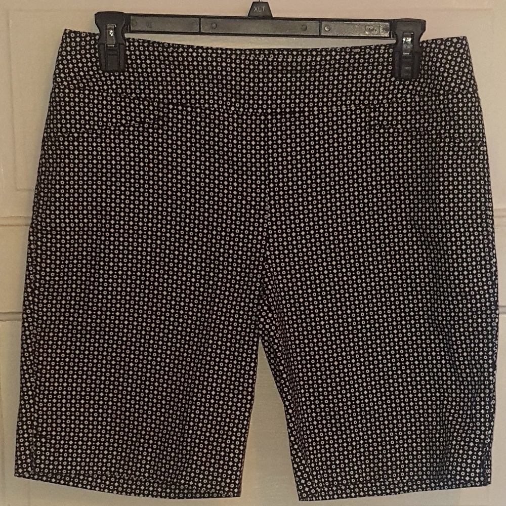 Jasmine & Juliana Pull-On Long Shorts Size 12
